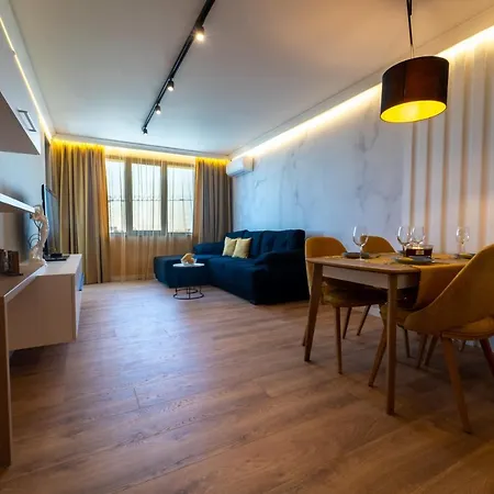 Location,sea ​​view And Luxury In Symphony