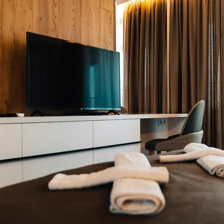 Location,sea ​​view And Luxury In Symphony וארנה