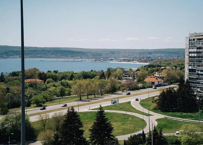 Location,sea ​​view And Luxury In Symphony